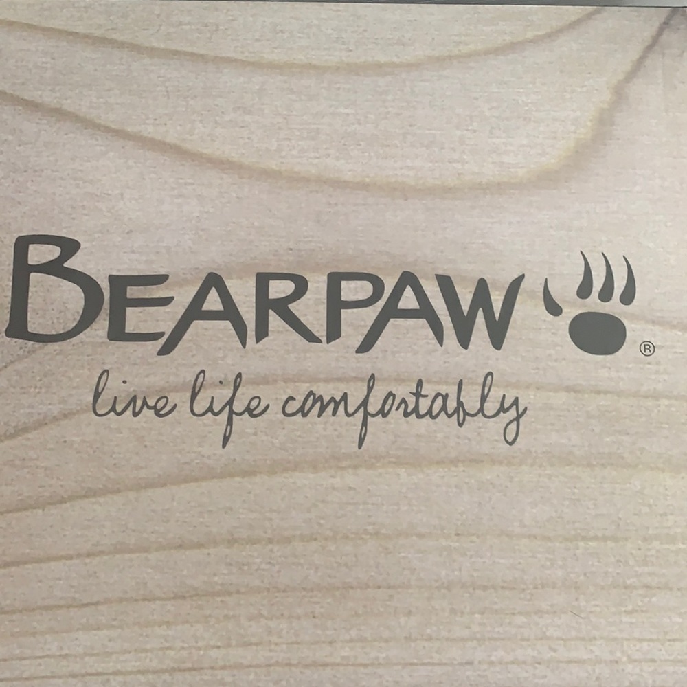 BRAND NEW Phoebe Bearpaw boots